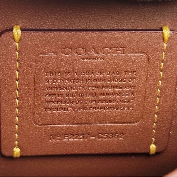 Coach Women's Hayden Crossbody in Signature Canvas Tan NWOT - Picture 10 of 14